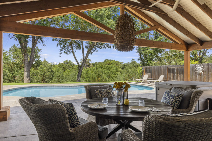 Dine al fresco